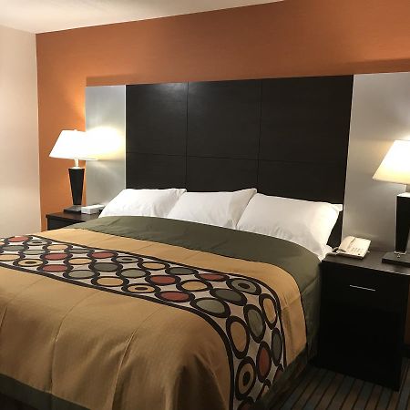 Bay Hill Inns & Suites Neepawa エクステリア 写真