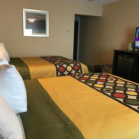 Bay Hill Inns & Suites Neepawa エクステリア 写真