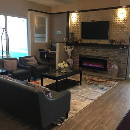 Bay Hill Inns & Suites Neepawa エクステリア 写真