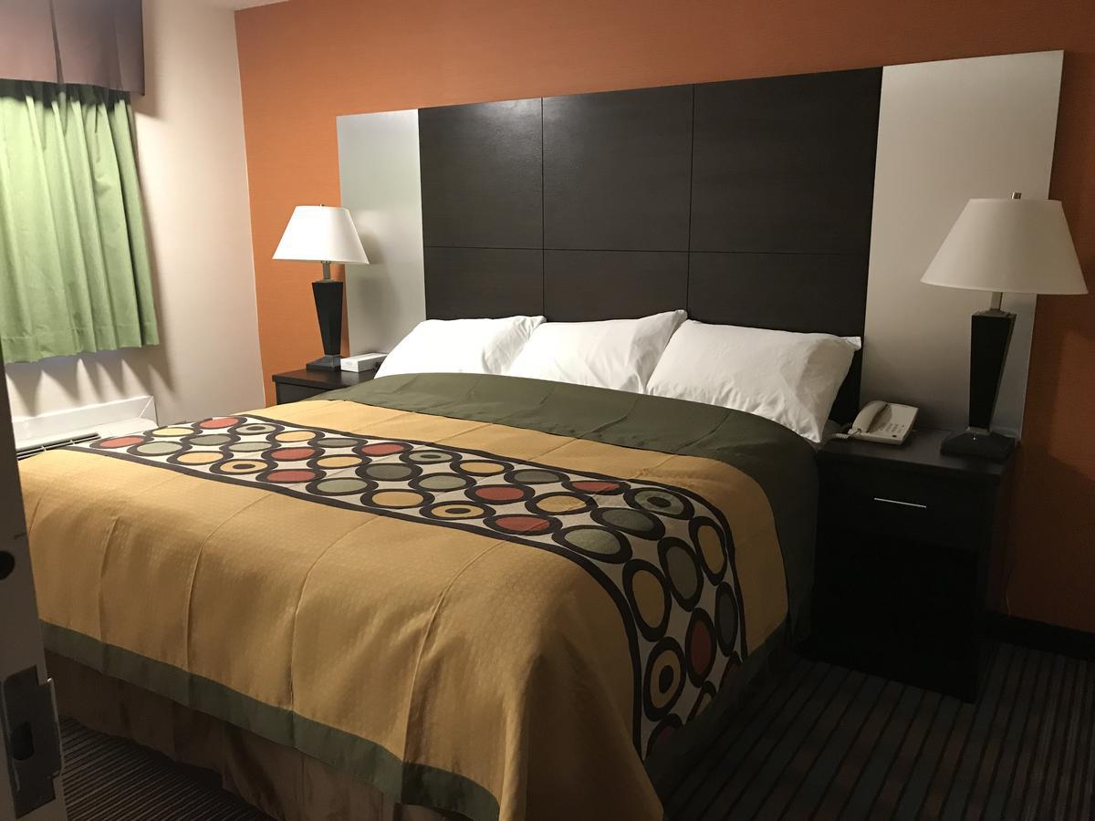 Bay Hill Inns & Suites Neepawa エクステリア 写真