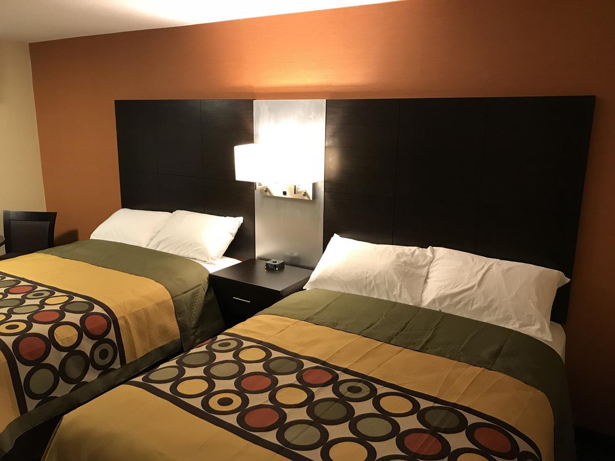 Bay Hill Inns & Suites Neepawa エクステリア 写真