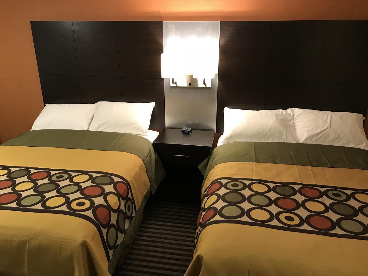 Bay Hill Inns & Suites Neepawa エクステリア 写真