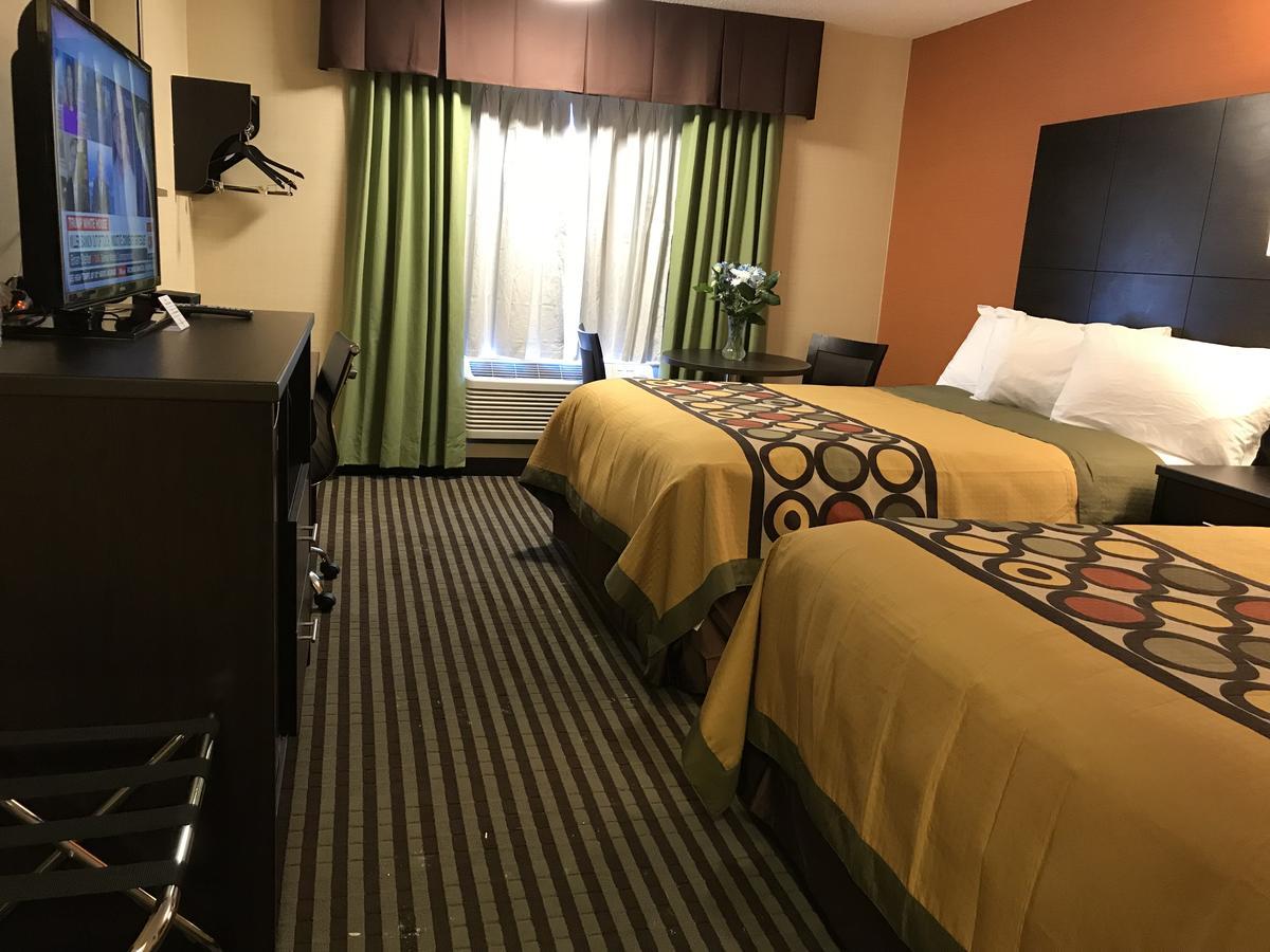 Bay Hill Inns & Suites Neepawa エクステリア 写真