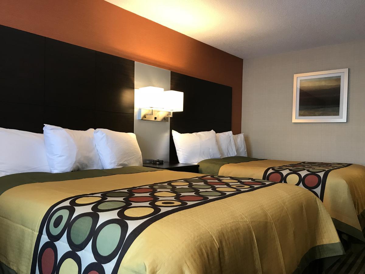 Bay Hill Inns & Suites Neepawa エクステリア 写真