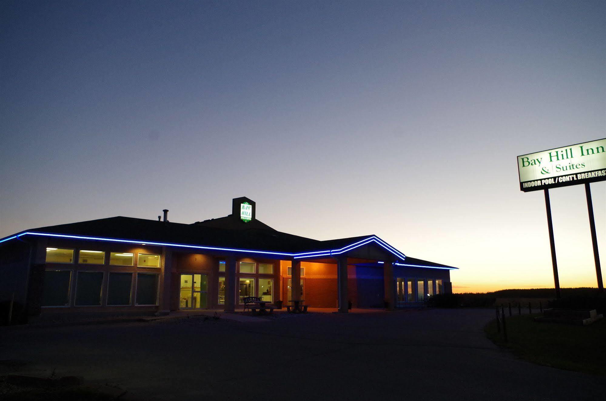 Bay Hill Inns & Suites Neepawa エクステリア 写真