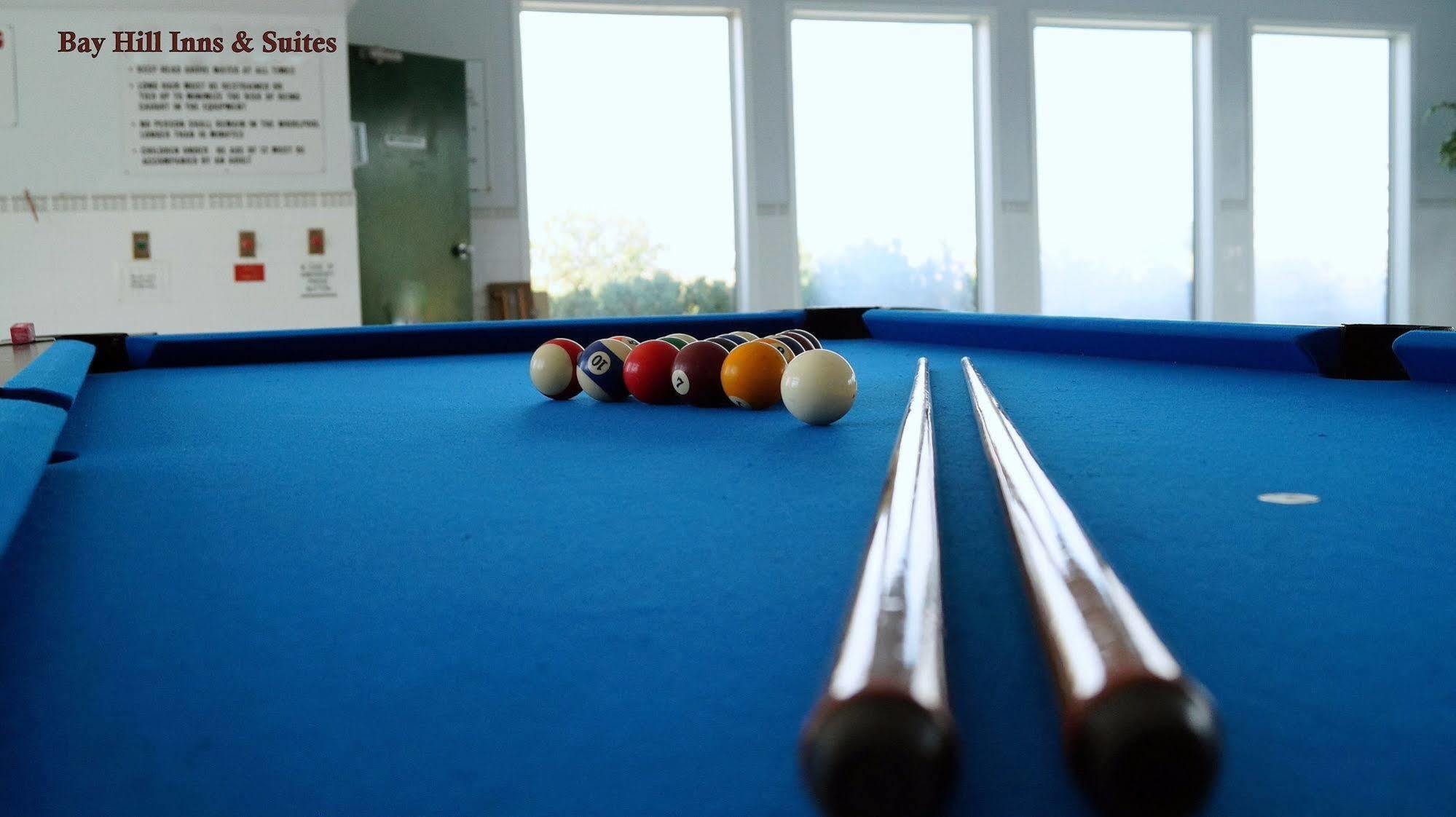 Bay Hill Inns & Suites Neepawa エクステリア 写真