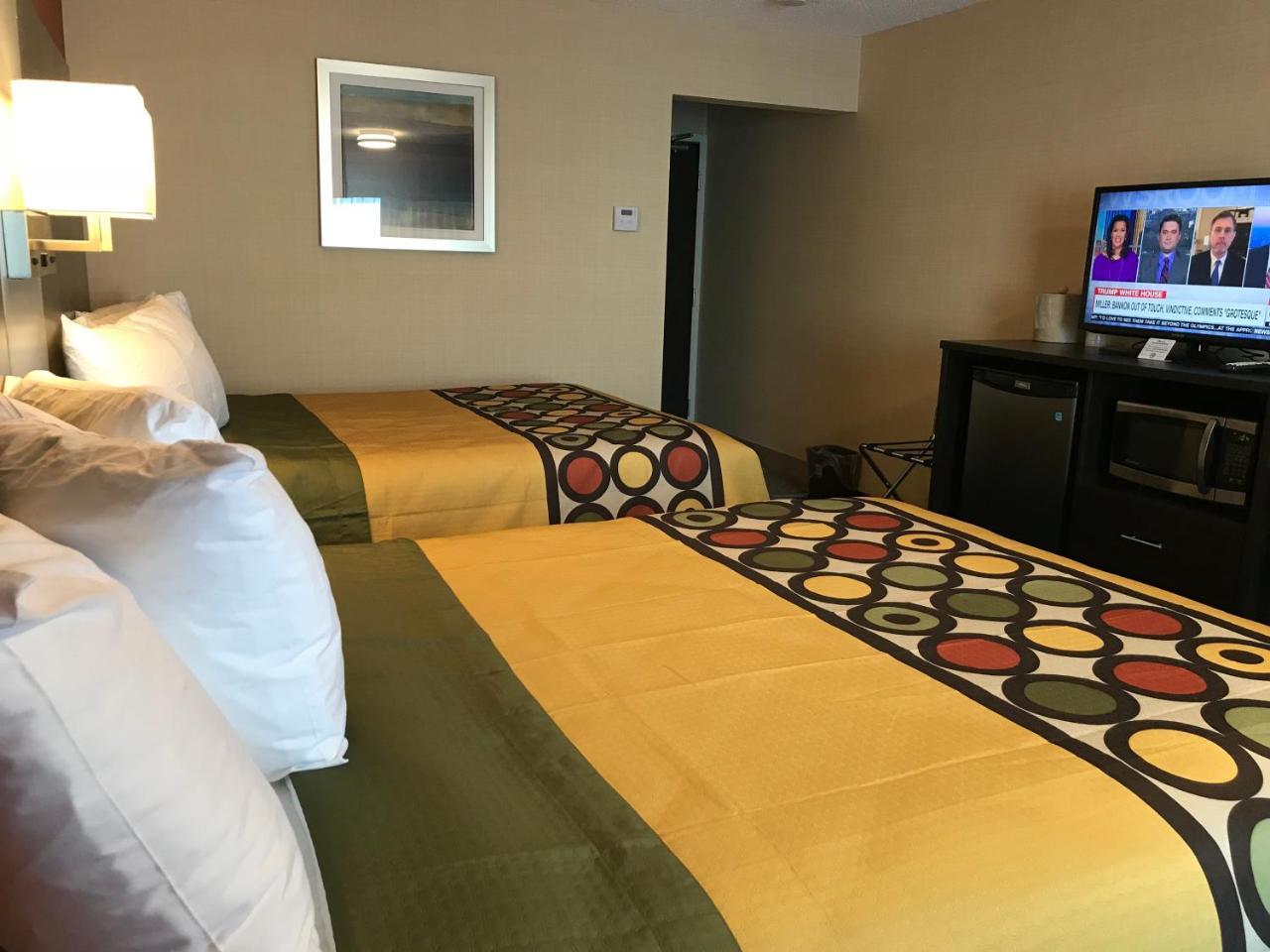 Bay Hill Inns & Suites Neepawa エクステリア 写真