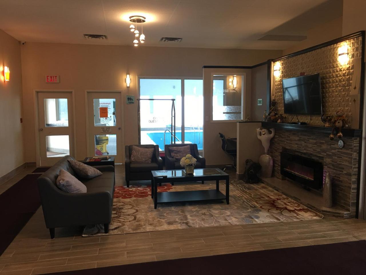 Bay Hill Inns & Suites Neepawa エクステリア 写真