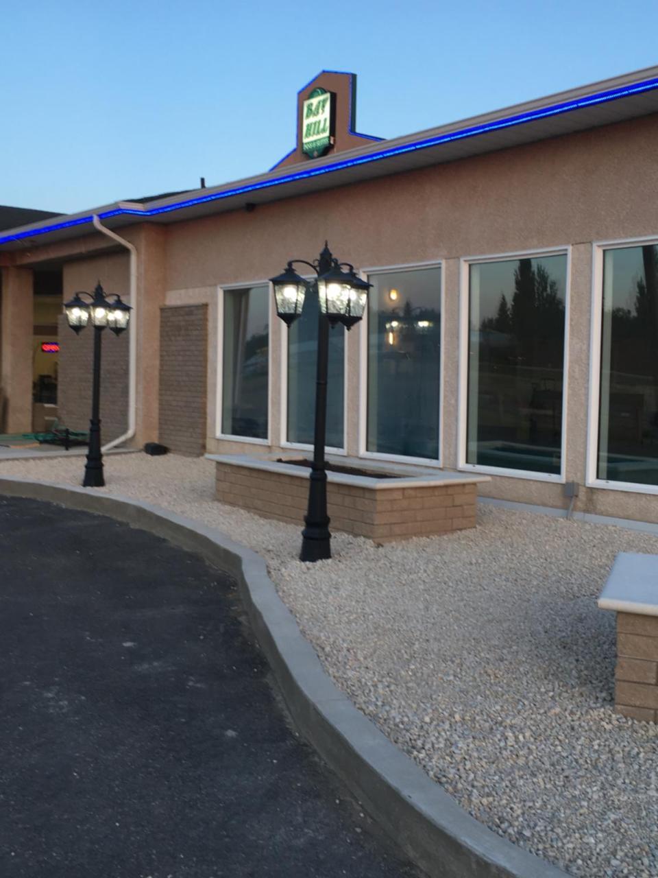 Bay Hill Inns & Suites Neepawa エクステリア 写真